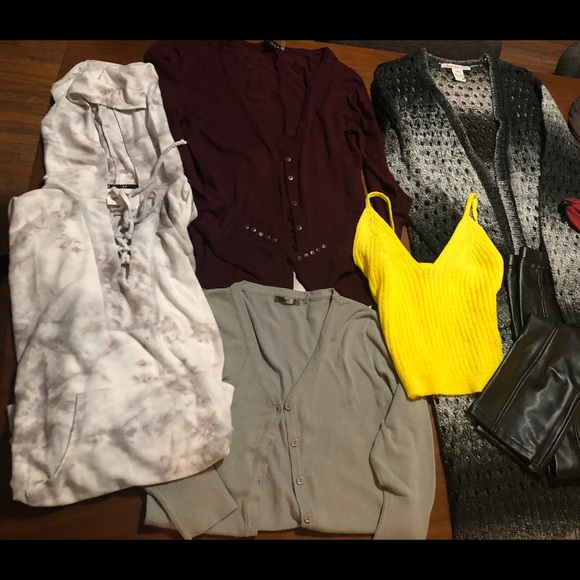 Women’s closet clean out - Picture 8 of 9